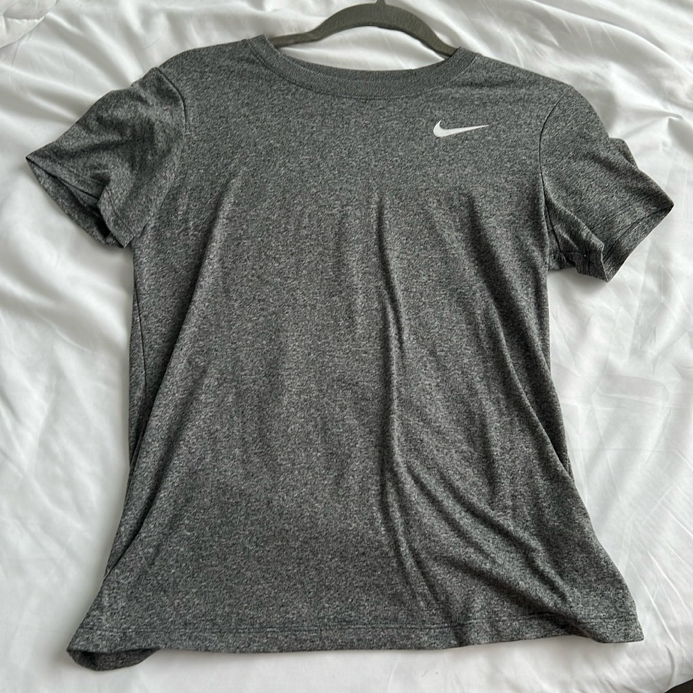 Women size S grey Nike shirt.